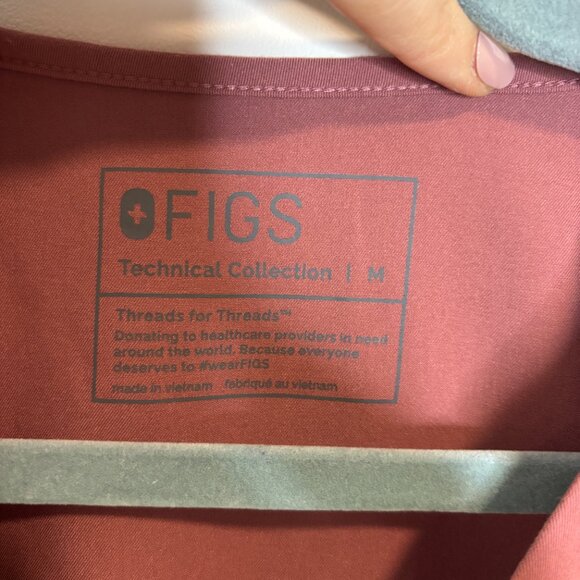 FIGS Women's Catarina One-Pocket Scrub Top Mauve Pink - Medium - Picture 4 of 5